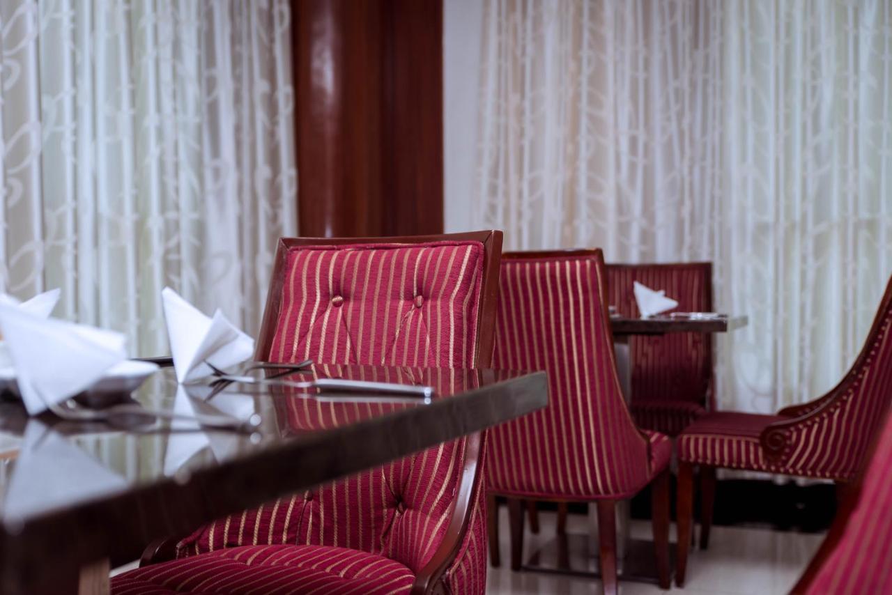 Peacock Hotel Darüsselam Dış mekan fotoğraf