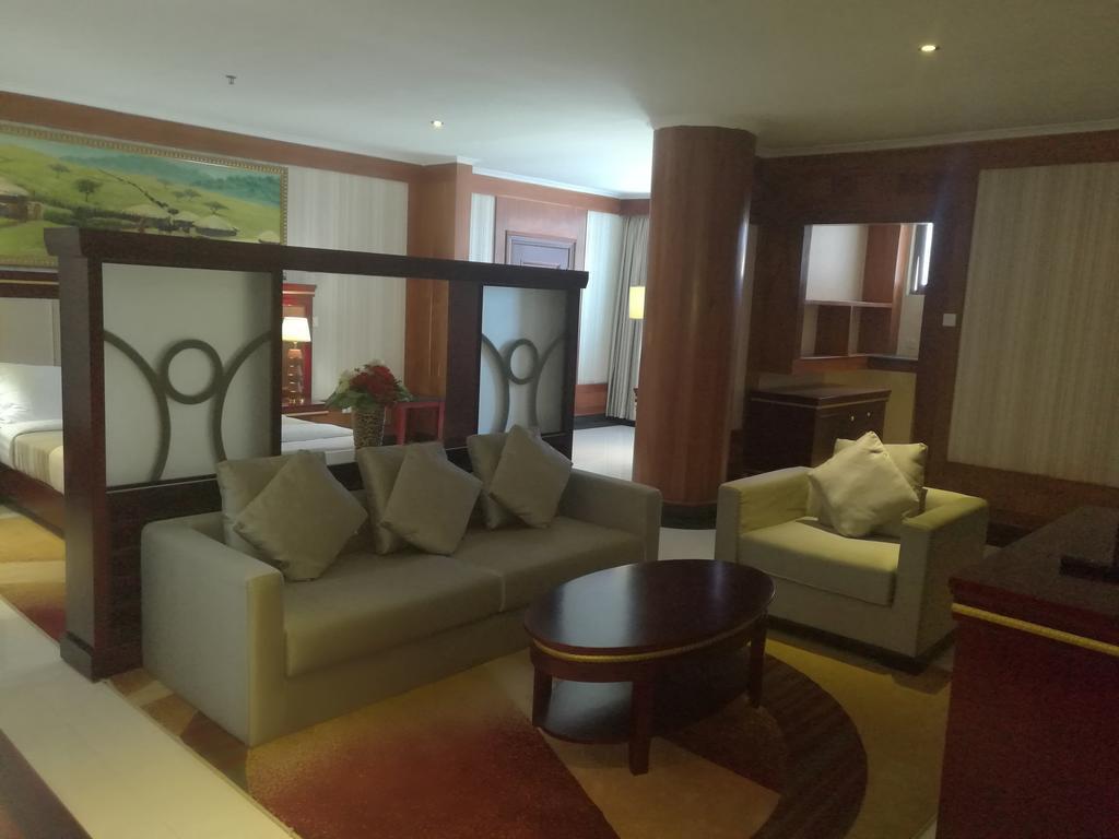 Peacock Hotel Darüsselam Dış mekan fotoğraf