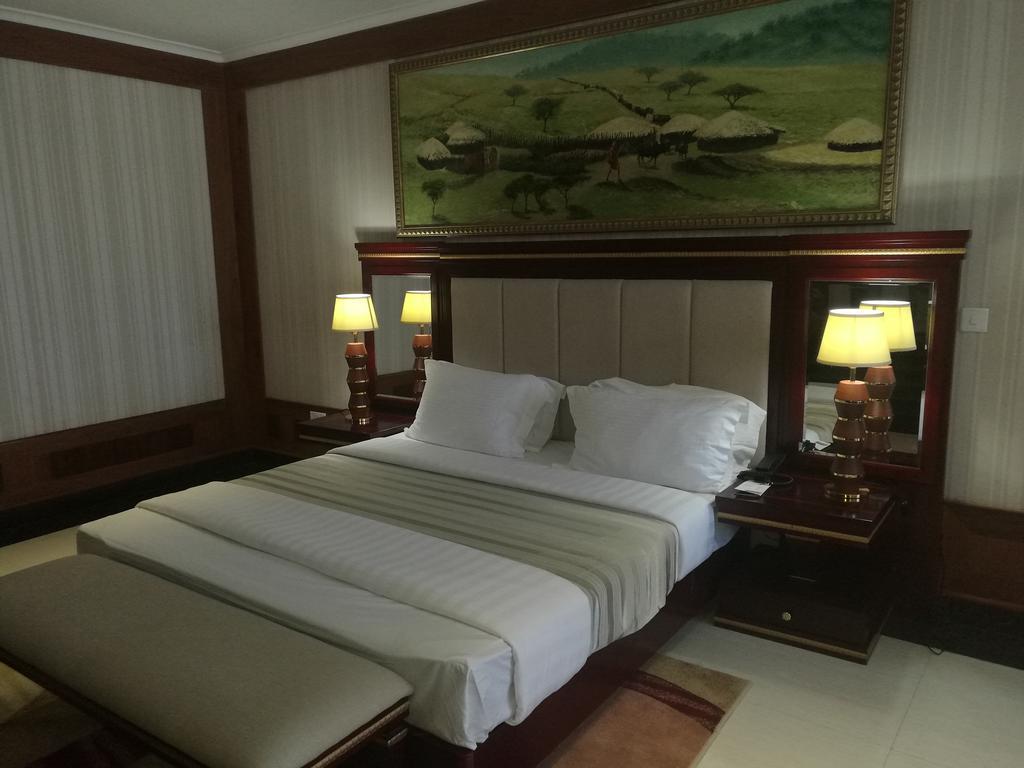 Peacock Hotel Darüsselam Dış mekan fotoğraf