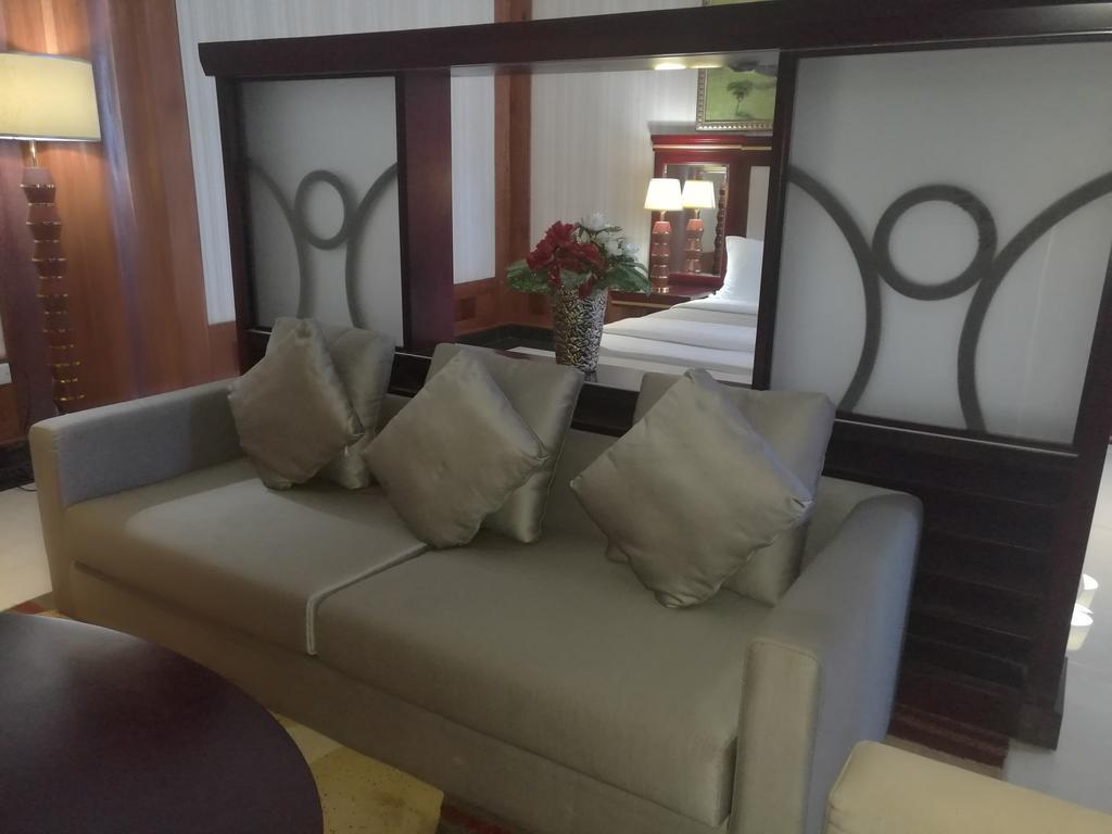 Peacock Hotel Darüsselam Dış mekan fotoğraf