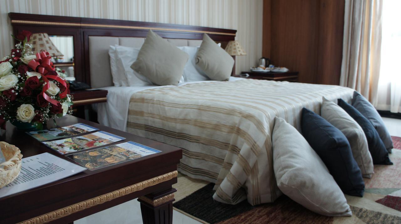 Peacock Hotel Darüsselam Dış mekan fotoğraf
